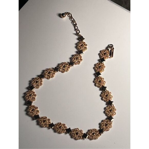 Vintage Avon Choker Necklace w/ Matching Clip On Earring Set in Brushed Goldtone - Picture 7 of 13